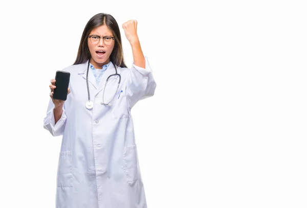 Young Asian Doctor Woman Holding Smartphone Isolated Background Annoyed Frustrated — Stock Photo, Image