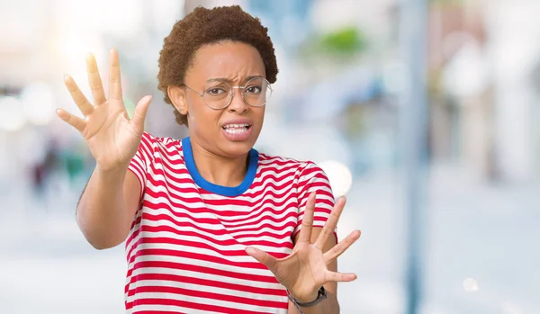 Beautiful Young African American Woman Wearing Glasses Isolated Background Afraid — Stock Photo, Image