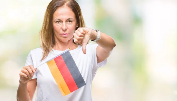 Mujer Hispana Mediana Edad Sosteniendo Bandera Alemania Sobre Fondo Aislado —  Fotos de Stock