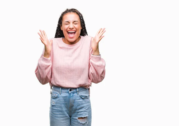 Giovane Capelli Intrecciati Ragazza Afroamericana Indossa Maglione Sfondo Isolato Celebrando — Foto Stock