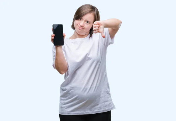 Mulher Adulta Jovem Com Síndrome Mostrando Tela Smartphone Sobre Fundo — Fotografia de Stock