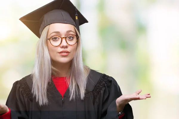 Mujer Rubia Joven Con Uniforme Graduado Sobre Fondo Aislado Expresión —  Fotos de Stock