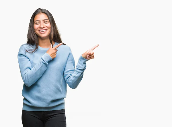 Mujer Árabe Hermosa Joven Con Gafas Sol Sobre Fondo Aislado — Foto de Stock