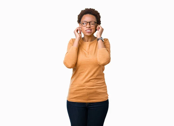 Junge Schöne Afrikanisch Amerikanische Frau Mit Brille Über Isoliertem Hintergrund — Stockfoto