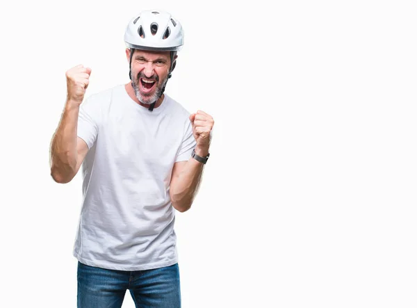 Pria Pengendara Sepeda Kelas Menengah Senior Mengenakan Helm Pengaman Sepeda — Stok Foto