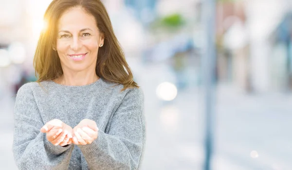 Beautiful Middle Age Woman Wearing Winter Sweater Isolated Background Smiling — Stock Photo, Image