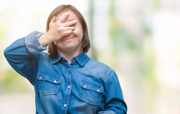 Mulher Adulta Jovem Com Síndrome Sobre Fundo Isolado Sorrindo Rindo — Fotografia de Stock