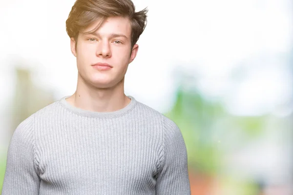 Junger Gutaussehender Mann Winterpullover Über Isoliertem Hintergrund Entspannt Mit Ernstem — Stockfoto