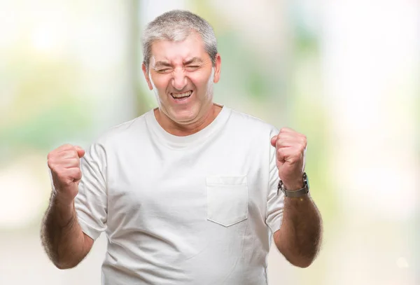 Gutaussehender Älterer Mann Mit Isoliertem Hintergrund Der Mit Erhobenen Armen — Stockfoto