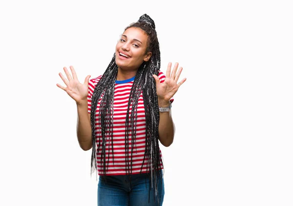 Молодих Плетені Афроамериканців Волосся Дівчина Над Ізольованих Фону Показуючи Вказуючи — стокове фото