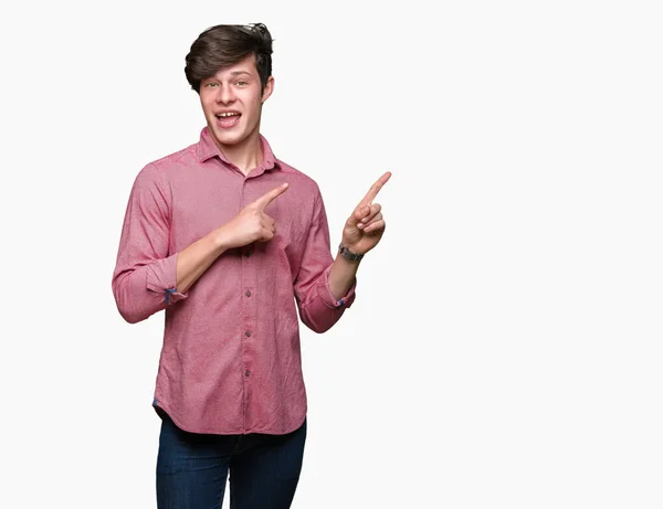 Joven Hombre Negocios Guapo Sobre Fondo Aislado Sonriendo Mirando Cámara — Foto de Stock