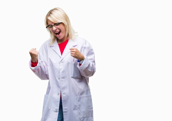 Young Beautiful Blonde Professional Woman Wearing White Coat Isolated Background — Stock Photo, Image