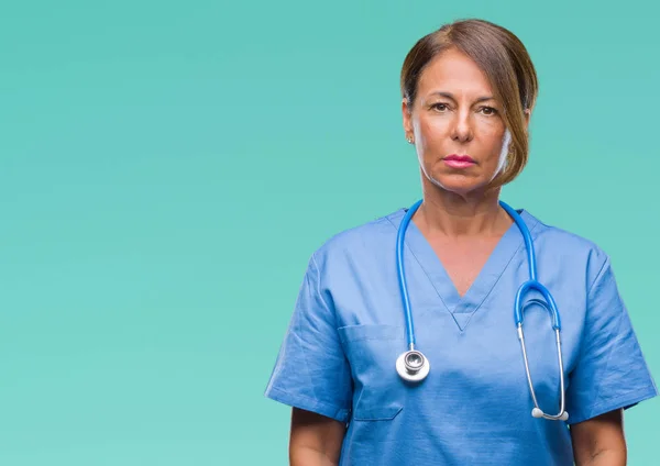 Medelåldern Ledande Sjuksköterska Läkare Kvinna Över Isolerade Bakgrund Med Allvarliga — Stockfoto