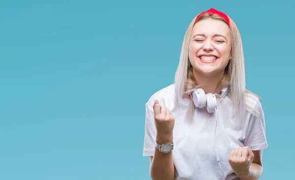 Junge Blonde Frau Mit Kopfhörer Musik Über Isolierten Hintergrund Sehr — Stockfoto