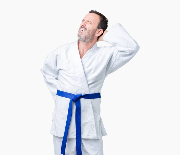 Knappe Middenleeftijd Senior Man Dragen Kimono Uniforme Meer Dan Geïsoleerd — Stockfoto