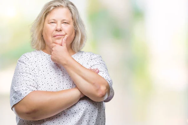 Senior Velikosti Kavkazský Žena Izolované Pozadí Sebevědomým Kameru Úsměvem Zkříženýma — Stock fotografie