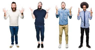 Kolaj bir grup genç adam kızgın ve silah ile başarı için deli kutluyor beyaz izole arka plan üzerinde kaldırdı ve heyecanlı çığlık gözler kapalı. Kazanan kavramı