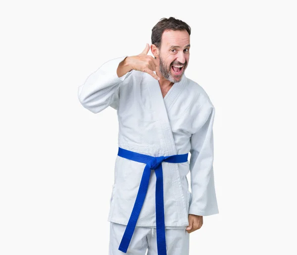 Stilig Medelåldern Senior Mannen Bär Kimono Uniform Över Isolerade Bakgrund — Stockfoto