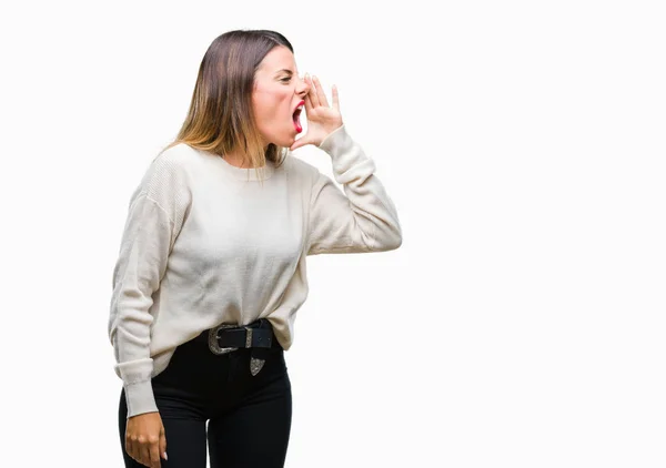 Mooie Jongedame Casual Witte Trui Geïsoleerde Achtergrond Schreeuwen Schreeuwen Luid — Stockfoto