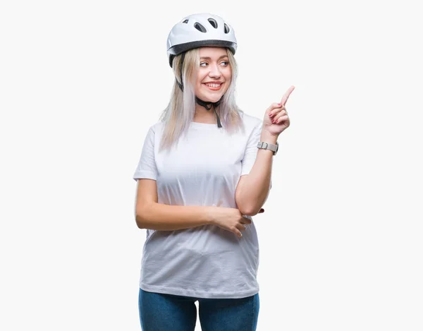 Jonge Blonde Vrouw Fietser Veiligheid Helm Dragen Geïsoleerde Achtergrond Met — Stockfoto