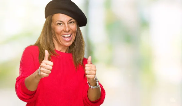 Middelbare Leeftijd Volwassen Vrouw Dragen Mode Baret Geïsoleerde Achtergrond Goed — Stockfoto