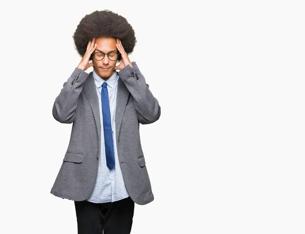 Joven Hombre Negocios Afroamericano Con Cabello Afro Usando Gafas Con —  Fotos de Stock