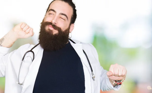 Doctor Long Hair Wearing Medical Coat Stethoscope Stretching Back Tired — Stock Photo, Image