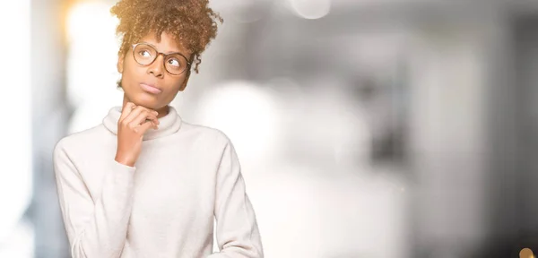 Gyönyörű Fiatal Afrikai Amerikai Szemüveg Alatt Elszigetelt Háttér Kezét Álla — Stock Fotó