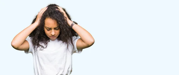 Çünkü Çaresiz Stresli Baş Ağrısı Acı Casual Beyaz Shirt Giyen — Stok fotoğraf
