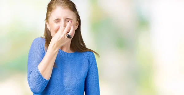 Schöne Reife Frau Mittleren Alters Winterpullover Über Isoliertem Hintergrund Die — Stockfoto