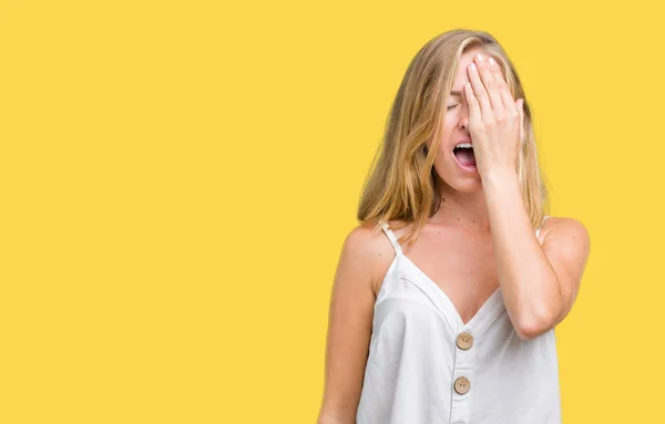 Beautiful Young Woman Isolated Background Yawning Tired Covering Half Face — Stock Photo, Image