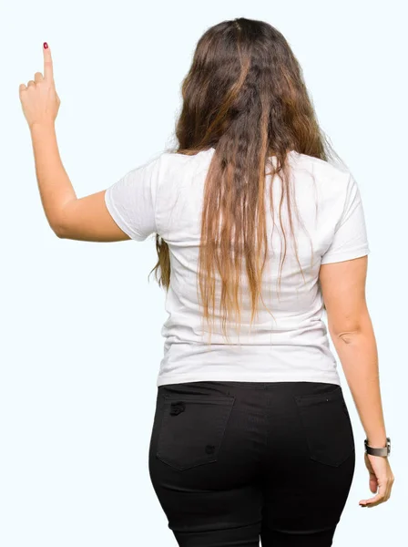 Junge Schöne Frau Trägt Legeres Weißes Shirt Posiert Rückwärts Und — Stockfoto
