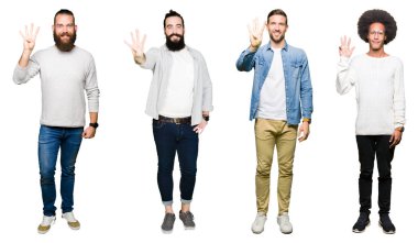 Kolaj bir grup genç adam gösterilen ve parmakları ile işaret beyaz izole arka plan üzerinde dört kendinden emin ve mutlu gülümseyerek iken numara.