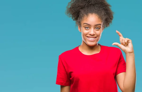 Joven Mujer Afroamericana Sobre Fondo Aislado Sonriente Seguro Gesto Con — Foto de Stock