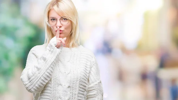 Joven Hermosa Mujer Rubia Con Suéter Invierno Gafas Sobre Fondo — Foto de Stock