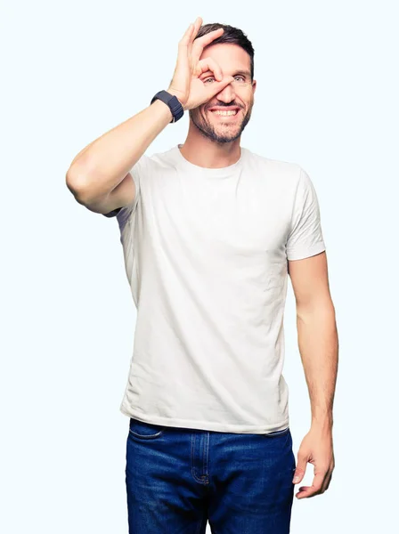 Bello Uomo Che Indossa Casual Shirt Bianca Facendo Gesto Con — Foto Stock