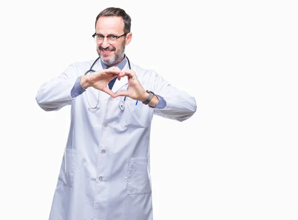 Hombre Médico Edad Madura Con Uniforme Médico Fondo Aislado Sonriendo — Foto de Stock