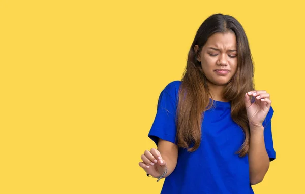 Jonge Mooie Brunette Vrouw Blauw Shirt Dragen Geïsoleerde Achtergrond Walgen — Stockfoto
