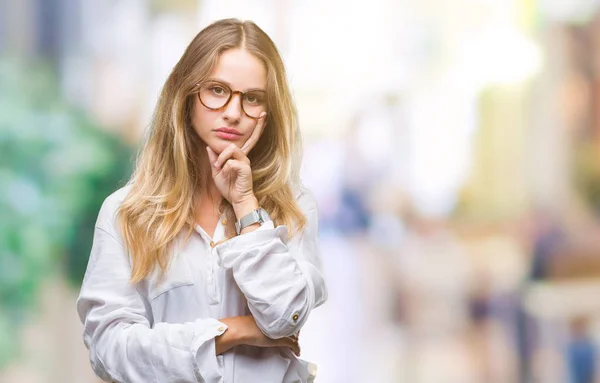 Joven Mujer Negocios Rubia Hermosa Con Gafas Sobre Fondo Aislado — Foto de Stock