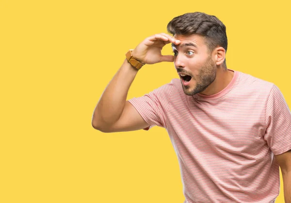 Joven Hombre Guapo Sobre Fondo Aislado Muy Feliz Sonriente Mirando —  Fotos de Stock