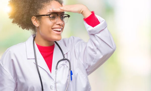 Junge Afroamerikanische Ärztin Mit Isoliertem Hintergrund Sehr Glücklich Und Lächelnd — Stockfoto