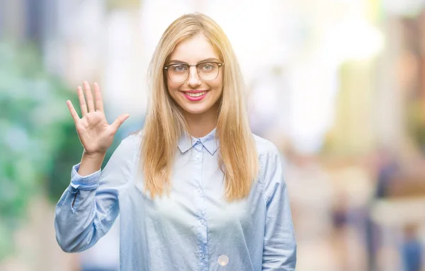 Jonge Mooie Blonde Zakelijke Vrouw Dragen Bril Geïsoleerde Achtergrond Weergeven — Stockfoto