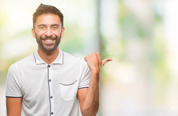 Hombre Hispano Adulto Sobre Fondo Aislado Sonriendo Con Cara Feliz —  Fotos de Stock