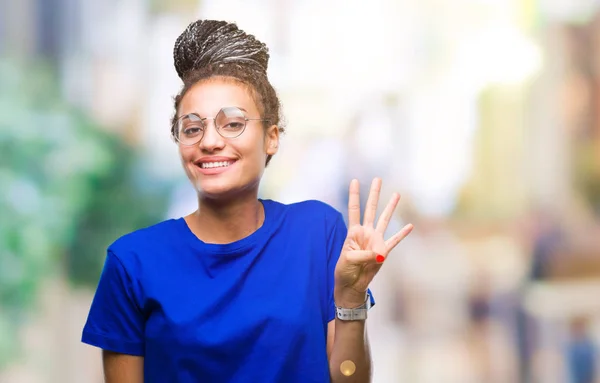 Jovem Trançado Cabelo Afro Americano Menina Vestindo Óculos Sobre Fundo — Fotografia de Stock