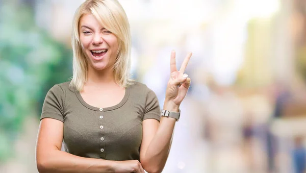 Jonge Mooie Blonde Vrouw Geïsoleerde Achtergrond Glimlachend Met Blij Gezicht — Stockfoto