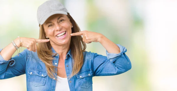 Beautiful Middle Age Woman Wearing Sport Cap Isolated Background Smiling — Stock Photo, Image