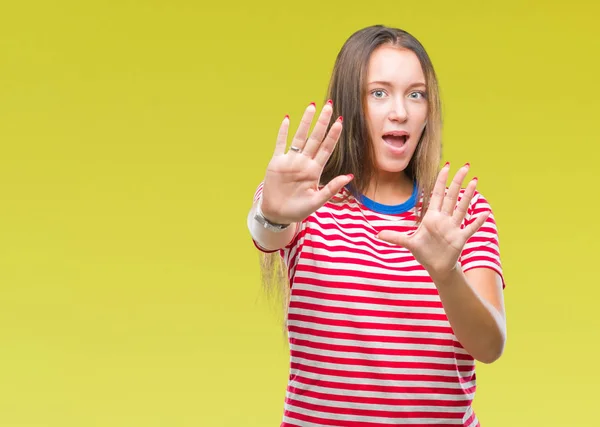 Joven Mujer Hermosa Caucásica Sobre Fondo Aislado Miedo Aterrorizado Con — Foto de Stock