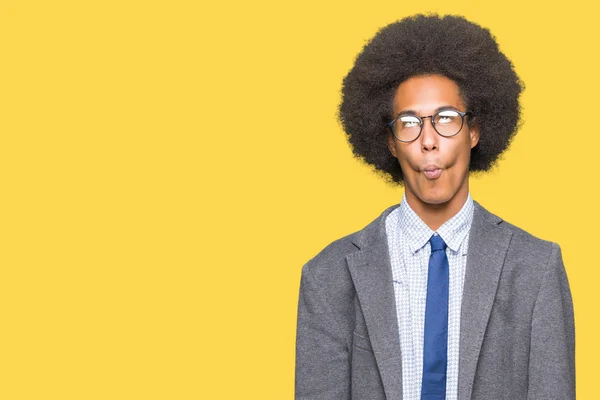 Joven Hombre Negocios Afroamericano Con Pelo Afro Usando Gafas Haciendo —  Fotos de Stock