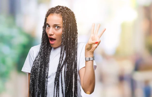 Young Gevlochten Hair Afrikaans Amerikaans Meisje Geïsoleerde Achtergrond Weergegeven Met — Stockfoto
