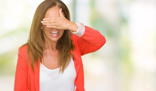 Schöne Erwachsene Frau Mittleren Alters Über Isolierten Hintergrund Lächelnd Und — Stockfoto